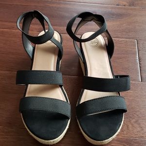 Women's size 5 sandals